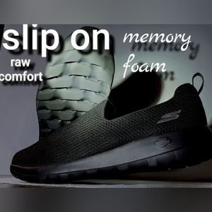 Sketchers 11 black slip on memory foam shoes